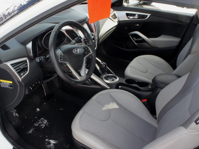 Hyundai Veloster Base Unspecified