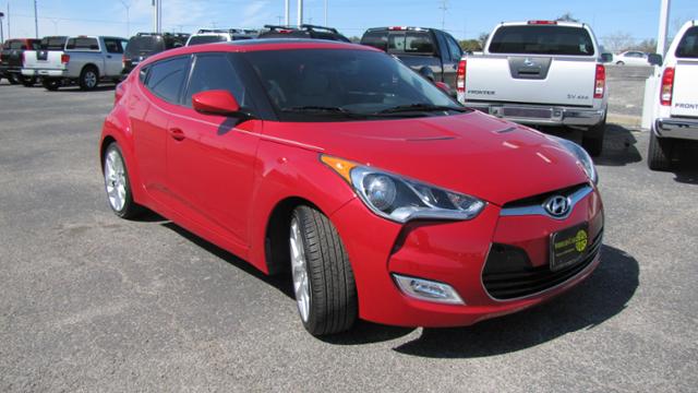 Hyundai Veloster Base Unspecified