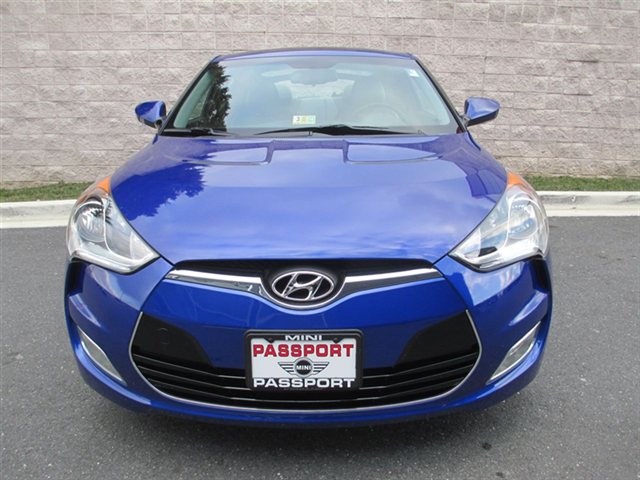 Hyundai Veloster Base Unspecified