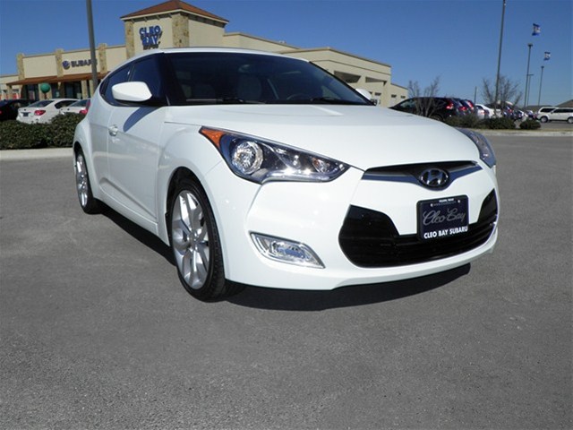 Hyundai Veloster Base Unspecified