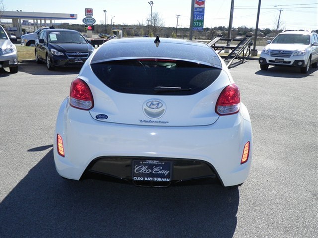 Hyundai Veloster 2012 photo 2