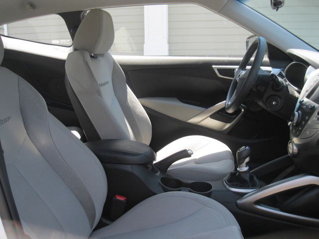 Hyundai Veloster 2012 photo 18