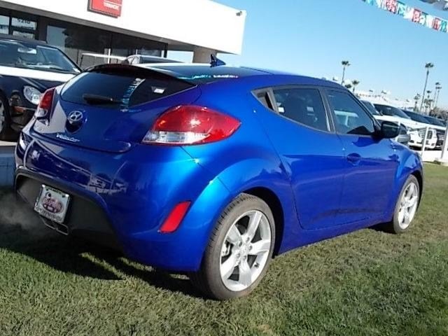 Hyundai Veloster Base Unspecified