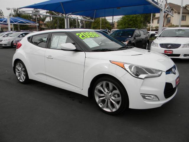 Hyundai Veloster Base Unspecified