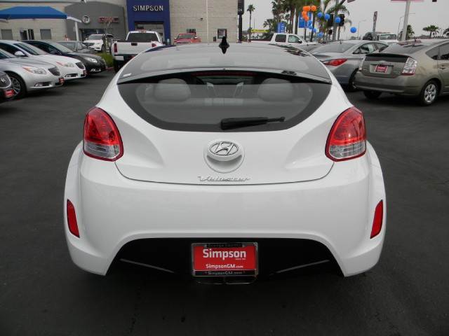 Hyundai Veloster 2012 photo 2