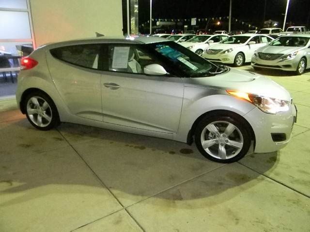 Hyundai Veloster Base Unspecified