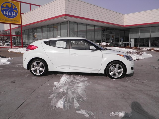 Hyundai Veloster Base Unspecified