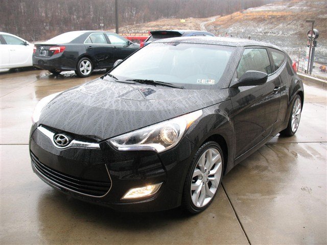 Hyundai Veloster Base Unspecified