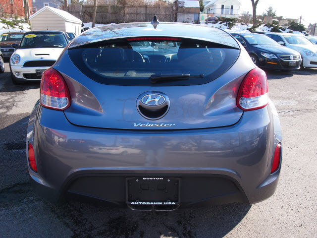 Hyundai Veloster 2012 photo 2