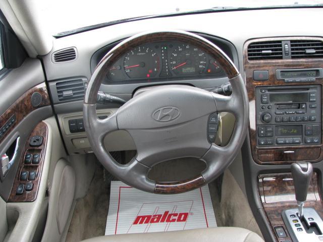 Hyundai XG350 2002 photo 3