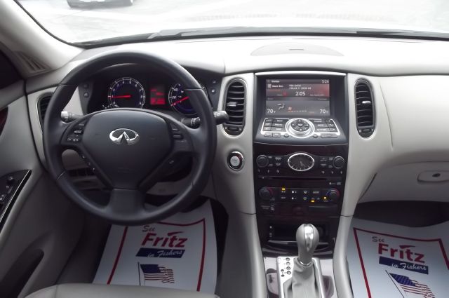 Infiniti EX35 2008 photo 17