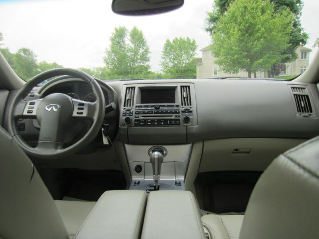 Infiniti FX35 2003 photo 41