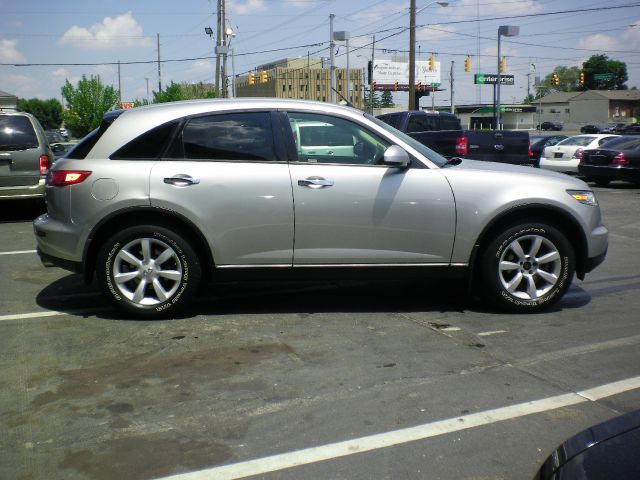 Infiniti FX35 2003 photo 2