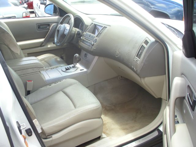 Infiniti FX35 2004 photo 2