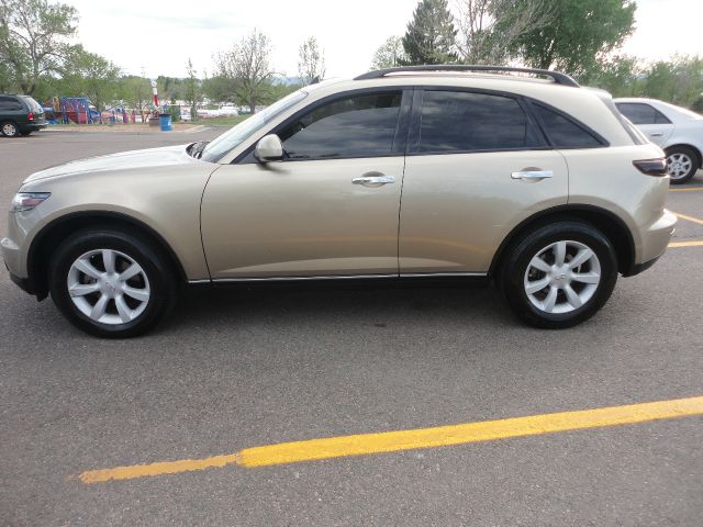 Infiniti FX35 2004 photo 4