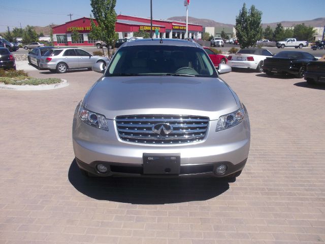 Infiniti FX35 2004 photo 2