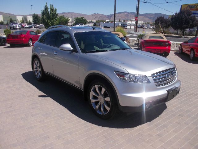 Infiniti FX35 2004 photo 3