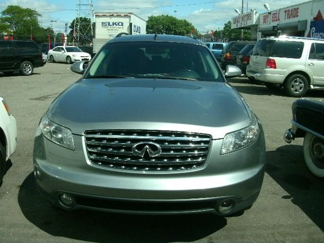 Infiniti FX35 2004 photo 2