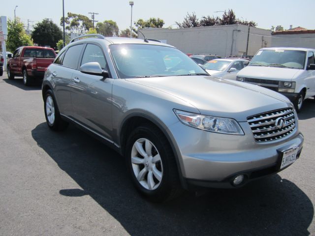 Infiniti FX35 2004 photo 2