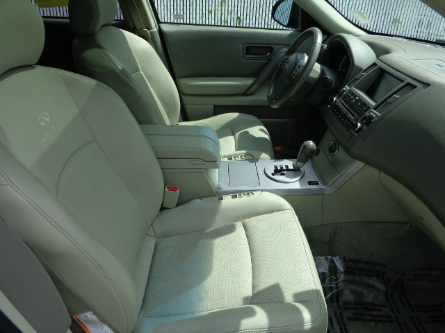 Infiniti FX35 2004 photo 17