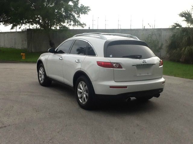 Infiniti FX35 2004 photo 4