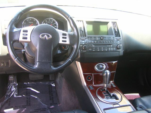 Infiniti FX35 2004 photo 14