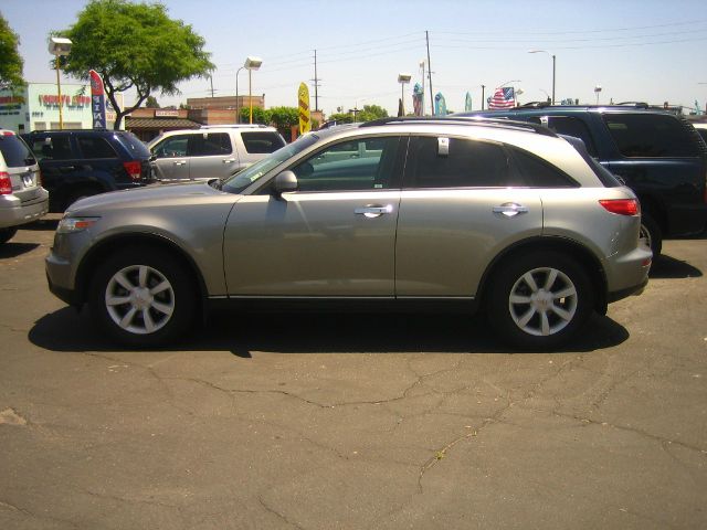 Infiniti FX35 2004 photo 2