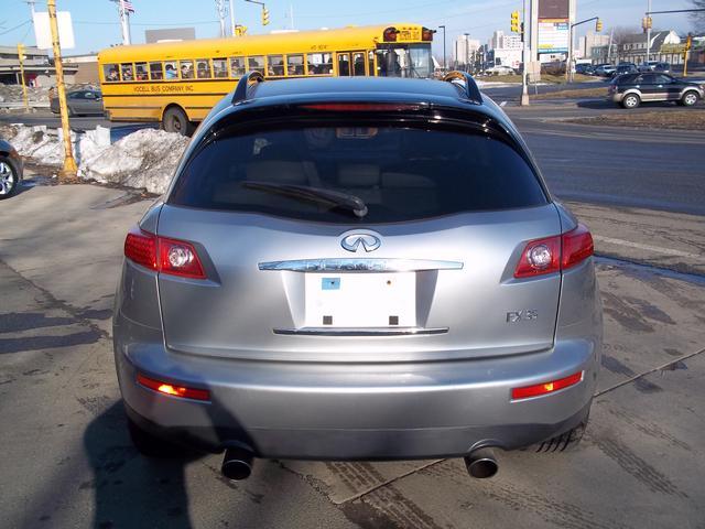 Infiniti FX35 2005 photo 3