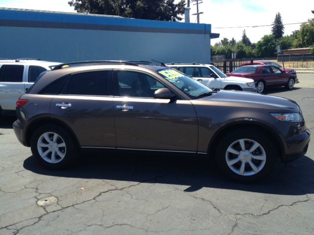 Infiniti FX35 2005 photo 2