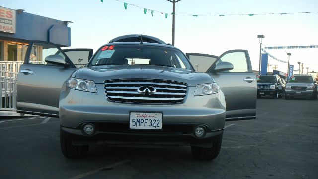 Infiniti FX35 2005 photo 2