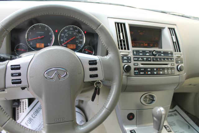 Infiniti FX35 2005 photo 6