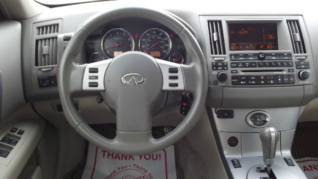 Infiniti FX35 2005 photo 17