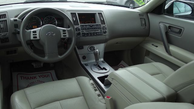 Infiniti FX35 2005 photo 2