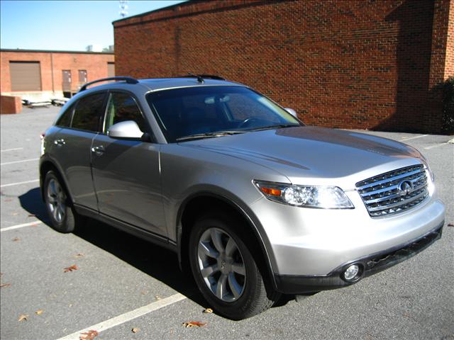 Infiniti FX35 2005 photo 2