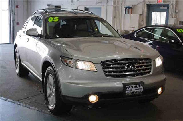 Infiniti FX35 2005 photo 2