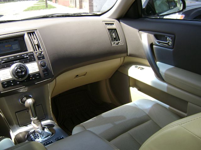 Infiniti FX35 2007 photo 2