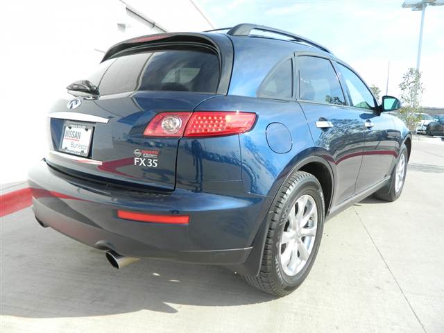 Infiniti FX35 2007 photo 2