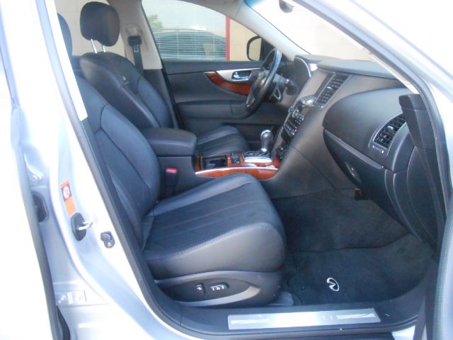 Infiniti FX35 2009 photo 16