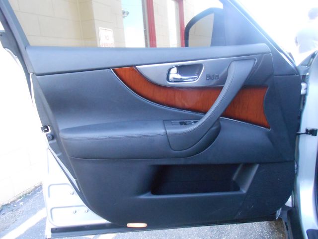 Infiniti FX35 2009 photo 24