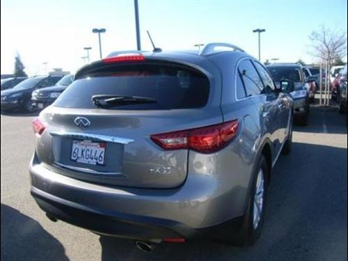 Infiniti FX35 2010 photo 2