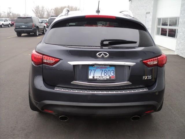 Infiniti FX35 2010 photo 2