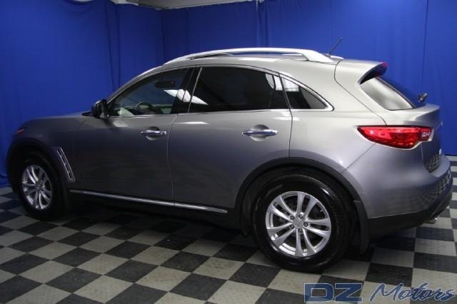 Infiniti FX35 2010 photo 2