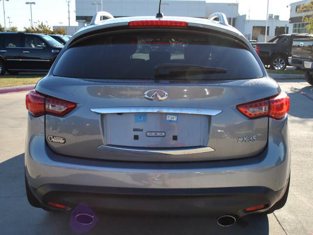 Infiniti FX35 2010 photo 4