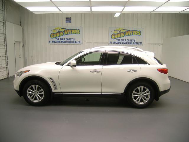 Infiniti FX35 2010 photo 1