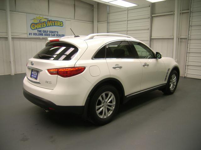 Infiniti FX35 2010 photo 2