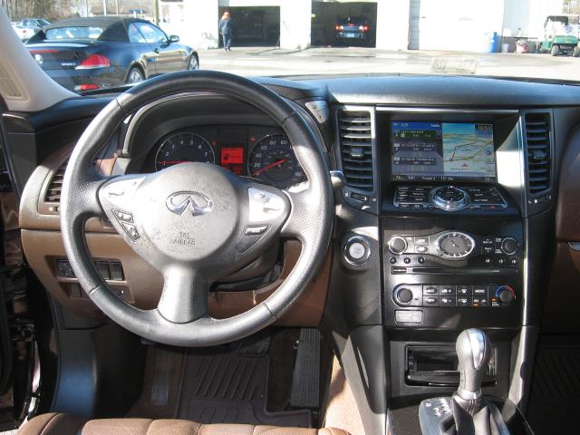 Infiniti FX35 2010 photo 4