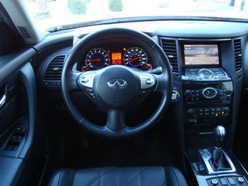 Infiniti FX35 2010 photo 2