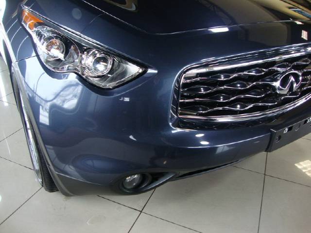 Infiniti FX35 2010 photo 2