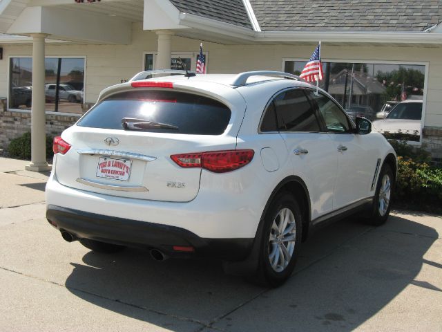 Infiniti FX35 2010 photo 3