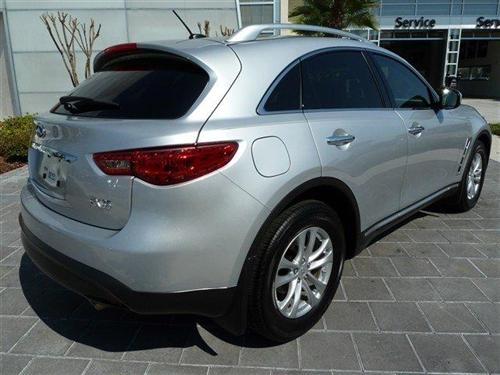 Infiniti FX35 2010 photo 2